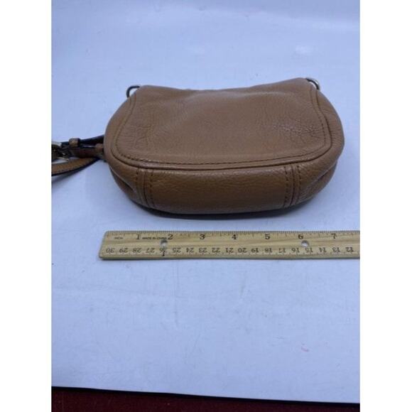Michael Kors Classic Tan Leather Cross Body Bag - Picture 3 of 7